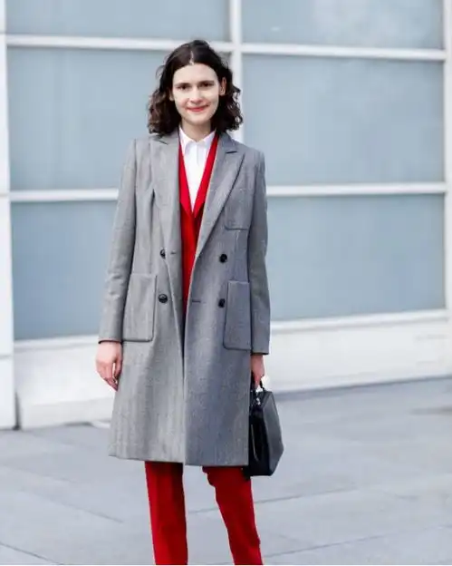 八点档狗血剧谈判官开播,看剧不如跟杨幂学大衣的百变穿搭