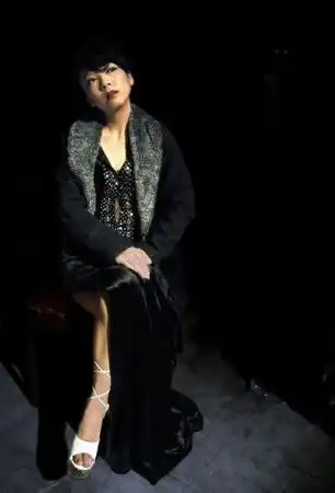 好声音光头妹王韵壹拜师庾澄庆个人资料写真曝光

