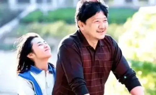 事实证明,52岁的王砚辉在内娱已经活成了一个符号,不需要再证明什么