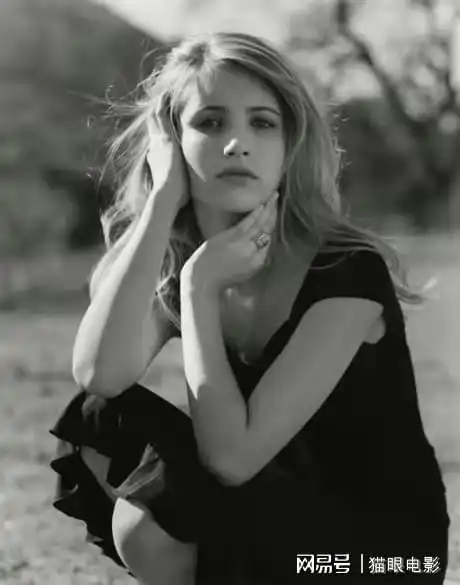 哈利波特官方闹乌龙找了1张赫敏童年照,却用错成艾玛罗伯茨的
