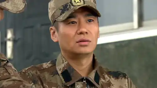 我是特种兵2连里聚餐,王艳兵面对美食不为所动,只想着成败