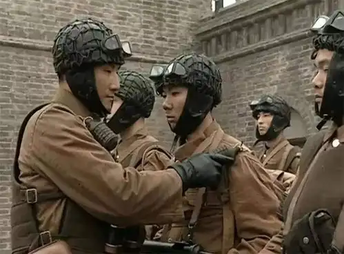 山本小队将汽车藏在西集据点,偷袭是绝密,为何楚云飞提前知道
