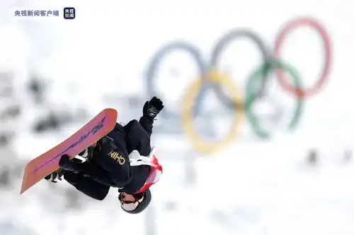 冬奥快评丨一鸣惊人闪亮的青春就是用来奋斗的