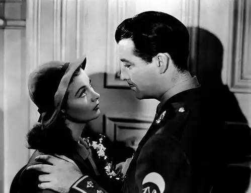 以电影魂断蓝桥为主题分析失落的爱情与战争的阴影