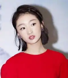 周冬雨新剧照曝光,发型被热议,居然是和他合作
