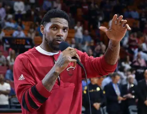 为什么湖人愿意留下杜德利,而放弃霍华德呢球迷他的作用更大