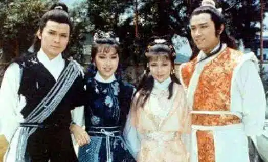83版射雕英雄传幕后老照片,最后一张的翁美玲仙的让人垂涎
