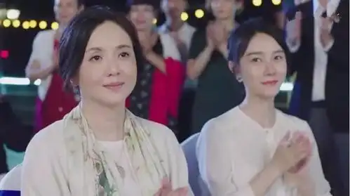 国家一级演员,倾城时光比林浅惊艳,52岁的她依旧很美