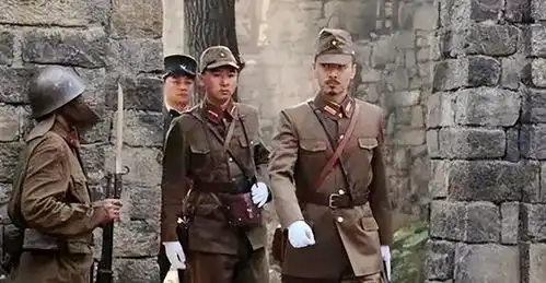 1945年,5个女士兵熟睡,日本军官带一群士兵最后一课,献身
