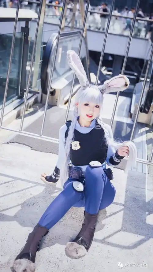 coscp28疯狂动物城朱迪cos场照电池,笑容好甜
