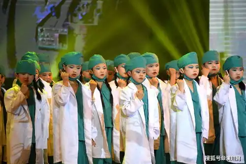 潢川县阳光小学隆重举行童心向党礼赞百年十周年庆典活动