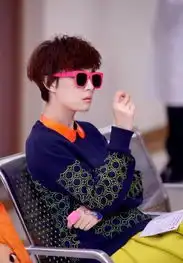 百年分百好质量辣妈正传明星同款套头印花卫衣半身裙套装