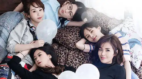 冯小刚时隔25年再拍电视剧,被吐槽京圈小时代
