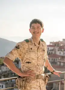 男星军装造型来袭,张翰最丑,陈伟霆帅炸了
