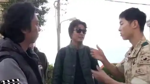 太阳的后裔幕后花絮,2宋婚讯传出,精彩花絮也随之曝光
