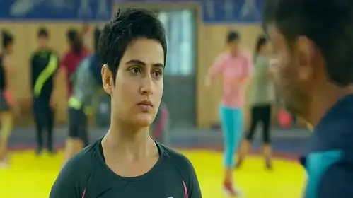 摔跤吧爸爸女孩减掉长发专心训练,教练却降低目标