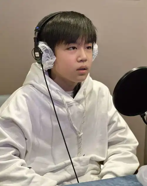 庆余年小演员今昔对比,韩昊霖缺乏少年感,她和薛之谦上热搜
