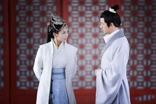 追星追成王者,有人给粉丝做贴身翻译,胡歌因粉丝演琅琊榜