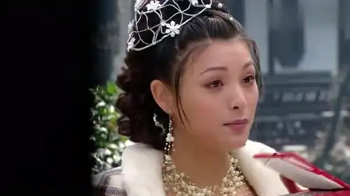 金手指女子真会说话,哄得总统夫人笑弯嘴角,满口答应她的要求