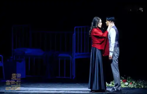 刘恺威何赛飞连台戏雷雨雷雨后开票
