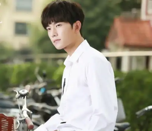 杨洋用了3年的时间从一线变成二线演员如今新剧收视率堪忧
