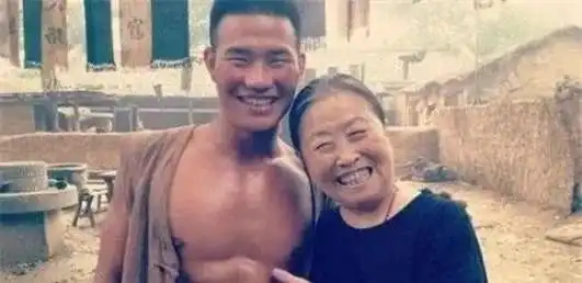 丑娘张少华去世生前身败名裂,为何网友却骂她死了活该