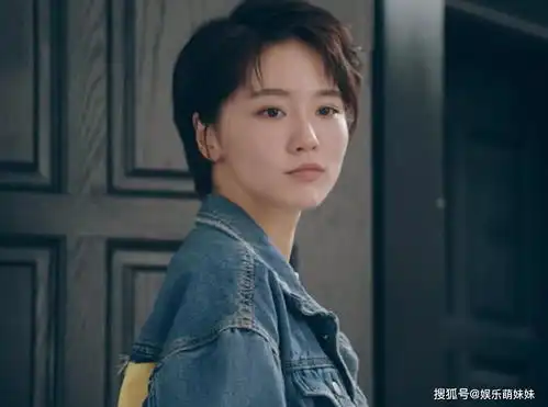 原来爱情公寓诸葛大力这么美,当她穿上吊带装后,直男瞬间沸腾了