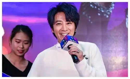 娱乐你问我答之和颂要赵丽颖奶新人杨天真签陈星旭什么操作
