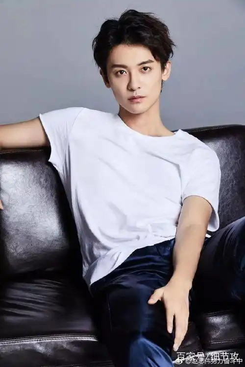 赵志伟演绎精神领袖张起灵,爱情公寓中的长腿小哥很吸睛
