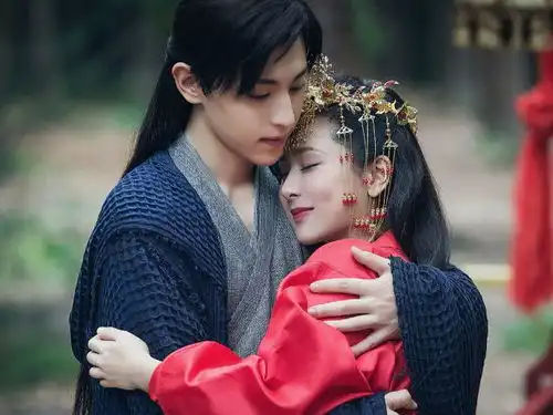 继杨紫之后,又一旺男主体质女星诞生了,典型的谁搭档谁火