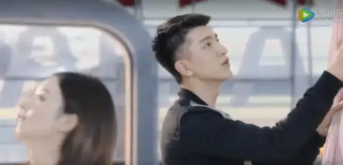 同是服装设计题材,为什么倾城时光比幸福触手可及好看
