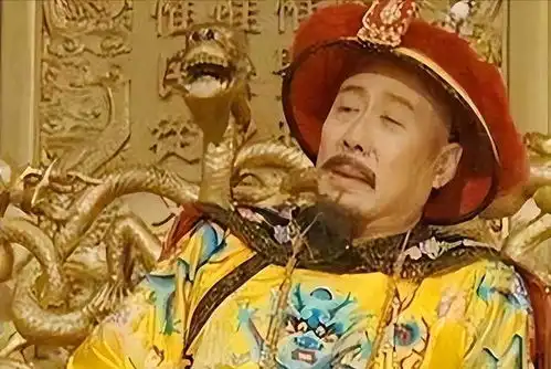 与演康熙的焦晃有过一段30岁年龄差的恋爱,却红颜薄命,骤然离世