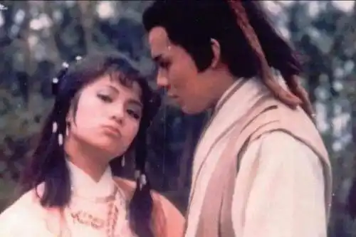 黄蓉为何如此杨过只因金庸删掉了一个人物,这才产生了漏洞
