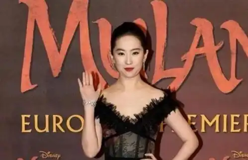 32岁刘亦菲高颜值,外媒却将她赶下神坛,这颜值你给几分