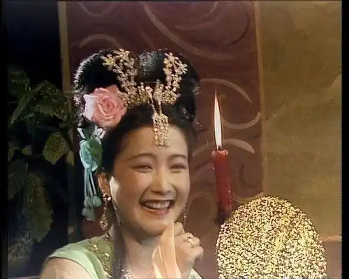 凑巧还是命中注定看到年轻时的何晴,才知她为啥与四大名著结缘