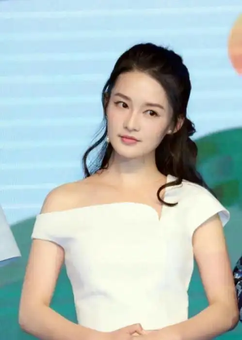 这么多爆款影视剧,李沁到底怎么了
