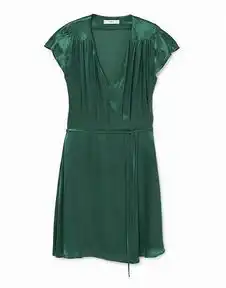 爱乐之城口碑爆表每条连衣裙都在致敬经典