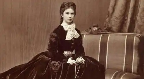 欧洲最传奇的皇后,体重只要超90斤就3天不吃饭,最终却被误杀
