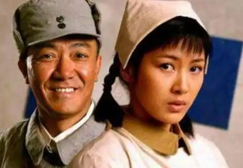 亮剑女神童蕾甩周一围,嫁伪富豪负债1.4亿,40岁守活寡3年
