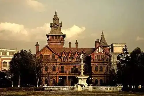 外滩青年会大光明打卡上海网红老建筑
