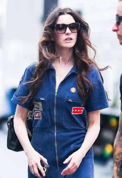 丑拒还是真香穿prada的女王2是真的审美降级了...
