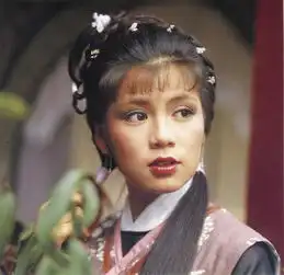 除了黄蓉,翁美玲还饰演过很多古装角色,比一比哪个造型更美
