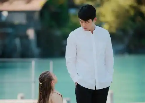 爱的迫降今晚回归,新剧照信息量超大,男二女二有望感情升温
