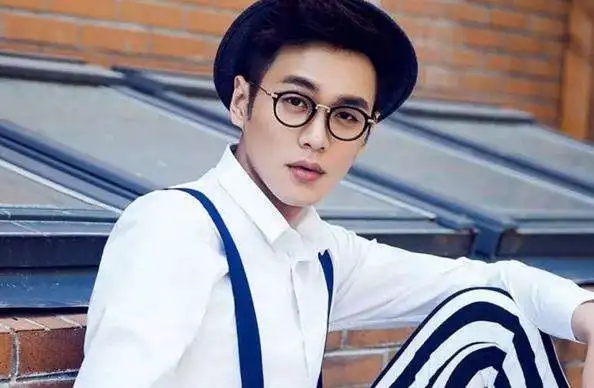 天才学霸为考麻省理工入女社团,最终放弃出国,抱得美人归