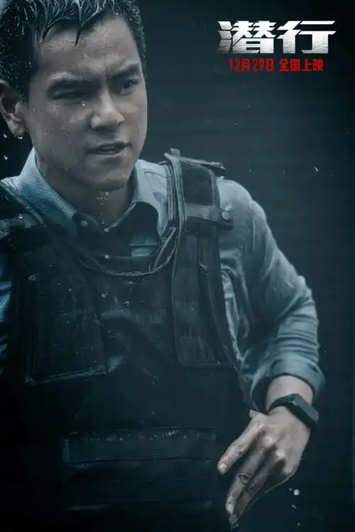电影潜行发布只手遮天版预告刘德华演最狠毒枭单挑三代警察
