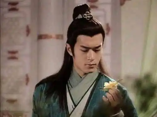 当女人看到帅气的男人时,通常都会有哪些反应