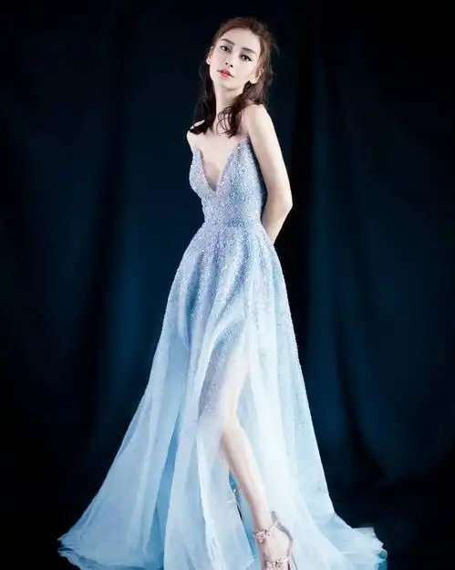 杨颖身穿美人鱼裙惊艳亮相,身材无可挑剔,这次真的美
