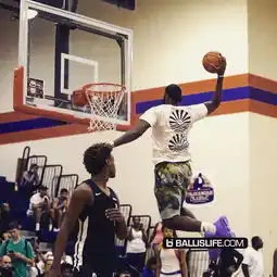 对篮球是真爱詹姆斯最近屡次抢镜,球迷成熟点,都34岁的人了