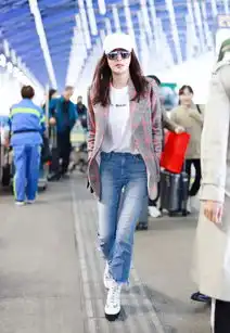 秦岚老来得粉,37岁年龄打对折,全靠衣品撑着