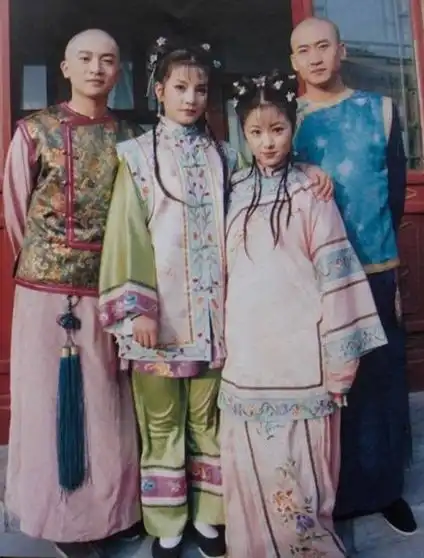 还珠格格原班人马已老,而他只有20来岁,身高却成为遗憾
